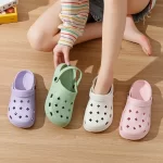 Shoes Woman 2024 Trend New Garden Shoes Slippers For Girl Outdoor Soft Sole Bathroom Slippers Fashion Waterproof Sandal Slippers